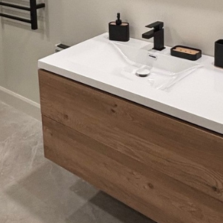 Transformation d’une salle de bain moderne